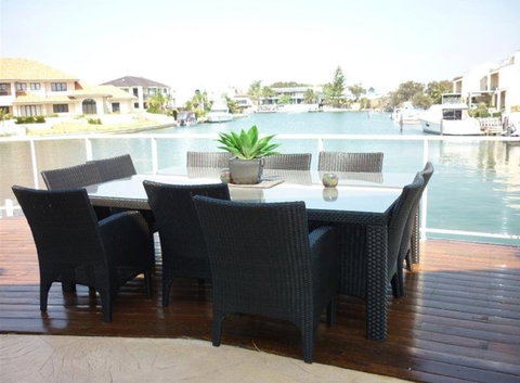 Port Mandurah Canals - Luxury Guest House - Darwin Holiday 5