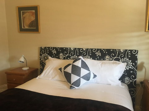 Robina: Bathurst Self Contained Accommodation - Darwin Holiday 1