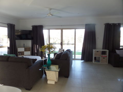 Secret Refuge At Portland Gate - Darwin Holiday 2