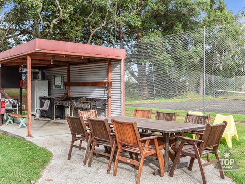 Shoalhaven Caravan Village - Darwin Holiday 2