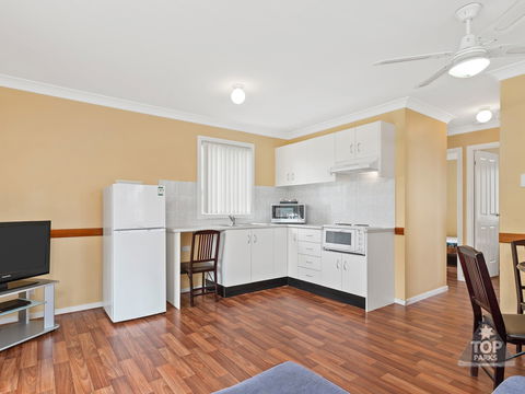 Shoalhaven Caravan Village - Darwin Holiday 5