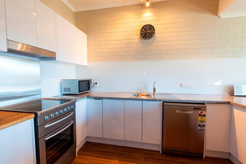 Summit 9 - Darwin Holiday 3