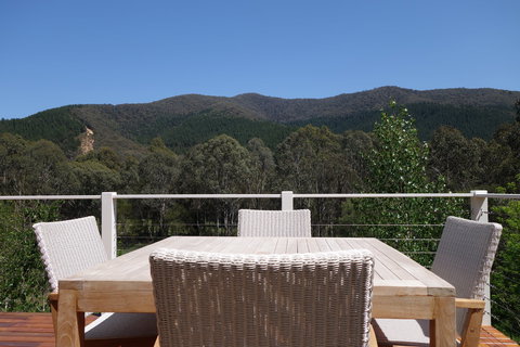 The Evening Star - Darwin Holiday 8