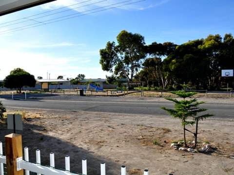 The Dwicke - Darwin Holiday 9