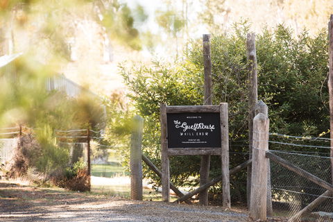 The Guesthouse: Hill End - Darwin Holiday 1