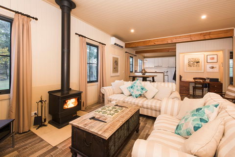 The Guesthouse: Hill End - Darwin Holiday 4