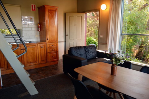 The Great Ocean Road Cottages And Backpackers - Darwin Holiday 5