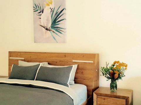Tilba Lake House - Darwin Holiday 1