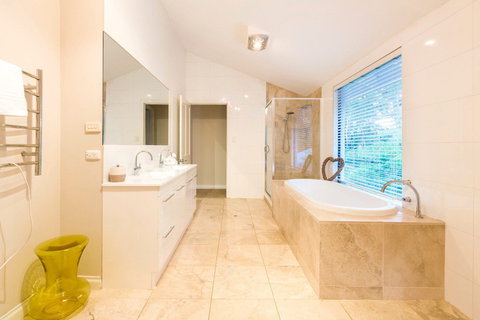 Treetops On Yungarra - Darwin Holiday 8