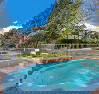 Tudor House - Darwin Holiday
