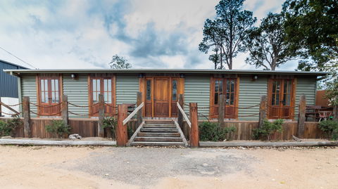 Uniquely Pambula - Pet Friendly Holiday Accomodation - Darwin Holiday 0