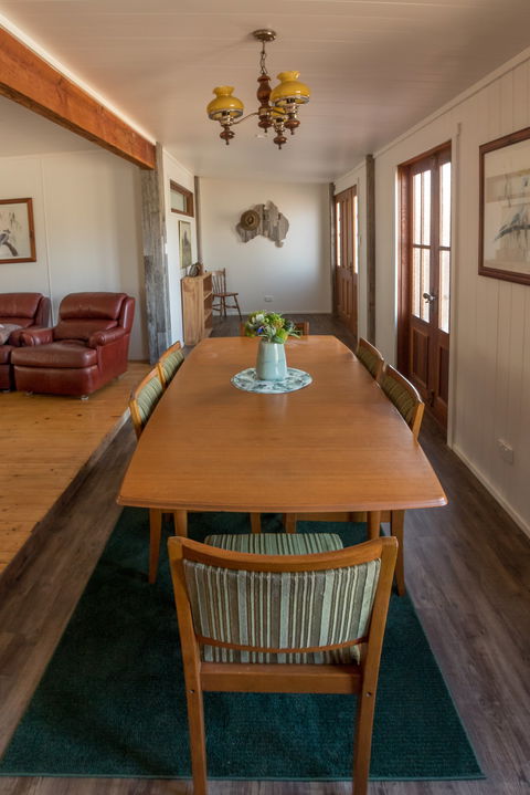 Uniquely Pambula - Pet Friendly Holiday Accomodation - Darwin Holiday 4