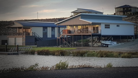 96 Marina Way Mannum Waters - River Shack Rentals - Darwin Holiday 0