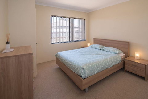 AcrosstheWay - Darwin Holiday 8