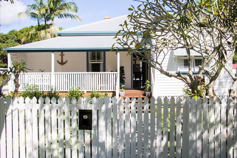 Anchored In Byron - Darwin Holiday 0