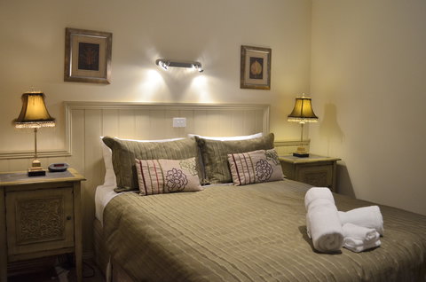 Autumn Affair Cottage 7 - Darwin Holiday 2