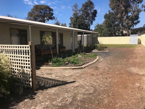 Bootsy's Retreat - Darwin Holiday 0