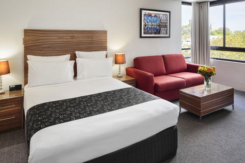 Cambridge Hotel Sydney - Darwin Holiday 1