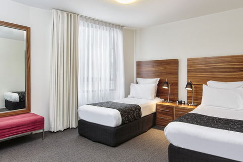 Cambridge Hotel Sydney - Darwin Holiday 3