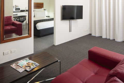 Cambridge Hotel Sydney - Darwin Holiday 7