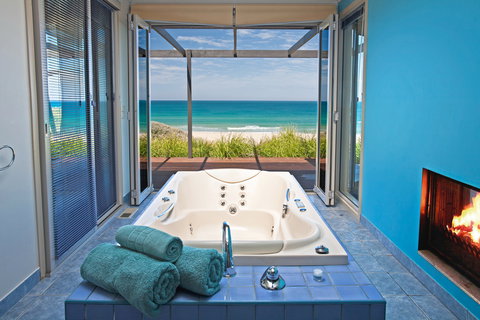 Chocolate Gannets - Darwin Holiday 0