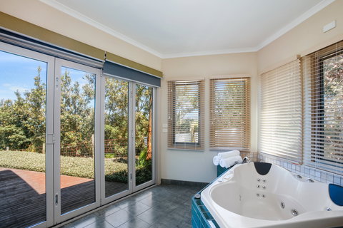 Chocolate Gannets - Darwin Holiday 9