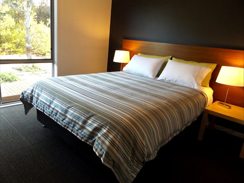 Coorong Waterfront Retreat - Darwin Holiday 2