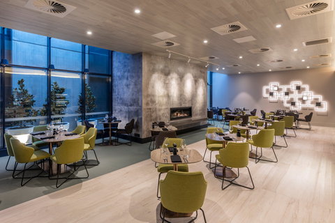 Deco Hotel Canberra - Darwin Holiday 5