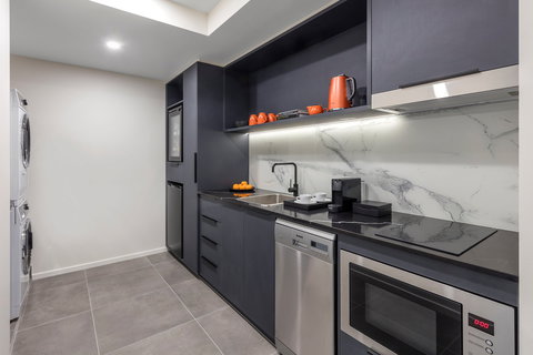 Deco Hotel Canberra - Darwin Holiday 6