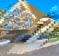 Golden Riviera Beach Resort - Darwin Holiday