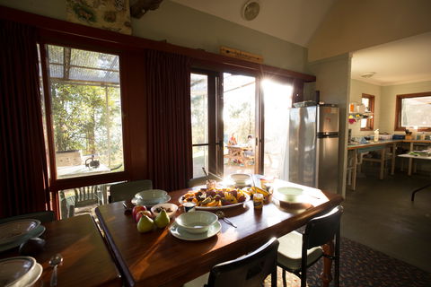 Hawkesbury Heights YHA - Darwin Holiday 6