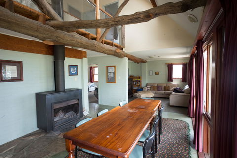 Hawkesbury Heights YHA - Darwin Holiday 7