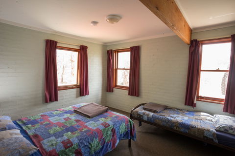 Hawkesbury Heights YHA - Darwin Holiday 8
