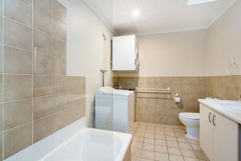 Heather's Hideaway - Darwin Holiday 8