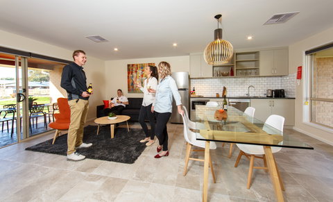 Howlong Country Golf Club Motel - Darwin Holiday 0