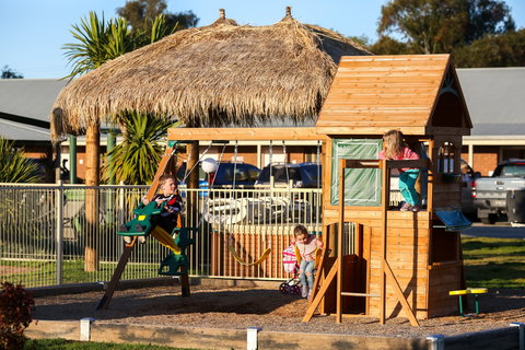 Howlong Country Golf Club Motel - Darwin Holiday 2