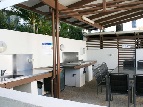 Indigo Blue Beachfront Holiday Apartments - Darwin Holiday 6