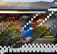 La Maison Riviere - The River House Bed and Breakfast