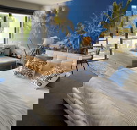 Lorne World - Darwin Holiday