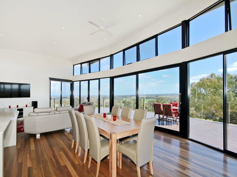 McLaren Eye - Darwin Holiday 0