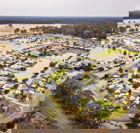 Moama Waters - Darwin Holiday