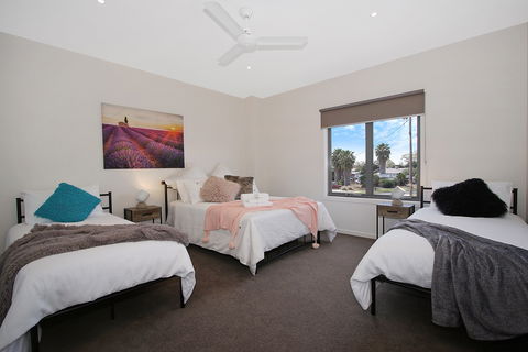 Mulwala Townhouse Two - Darwin Holiday 4