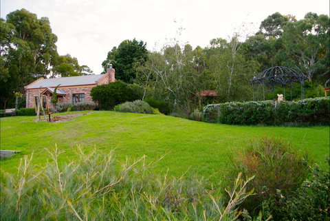 Pear Tree Hollow - Darwin Holiday 0