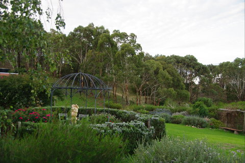 Pear Tree Hollow - Darwin Holiday 5