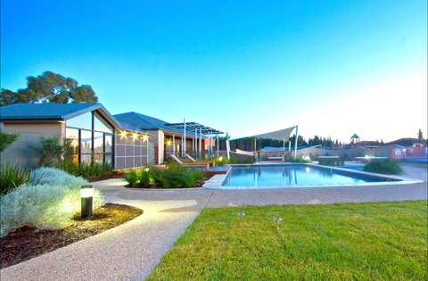 Ramada Resort By Wyndham Seven Mile Beach - Darwin Holiday 0