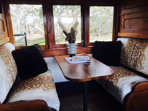 Redleaf Farm Carriages - Darwin Holiday 4