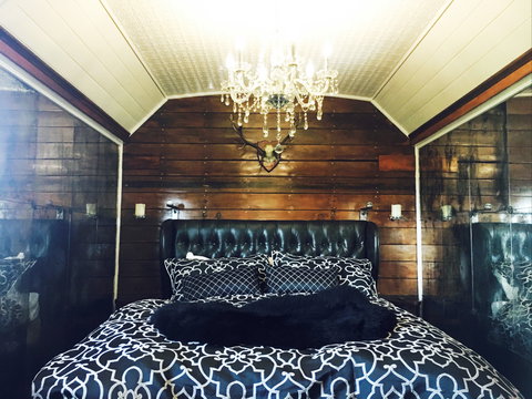 Redleaf Farm Carriages - Darwin Holiday 5