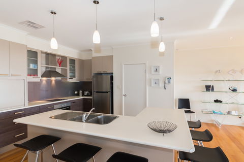 Serenity On Stacey - Darwin Holiday 1