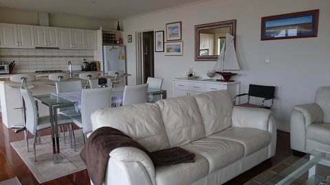 St Helens Beachfront - Darwin Holiday 1