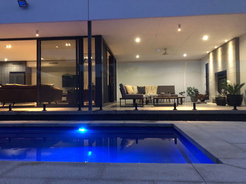 The Sinatra Mulwala - Darwin Holiday 0